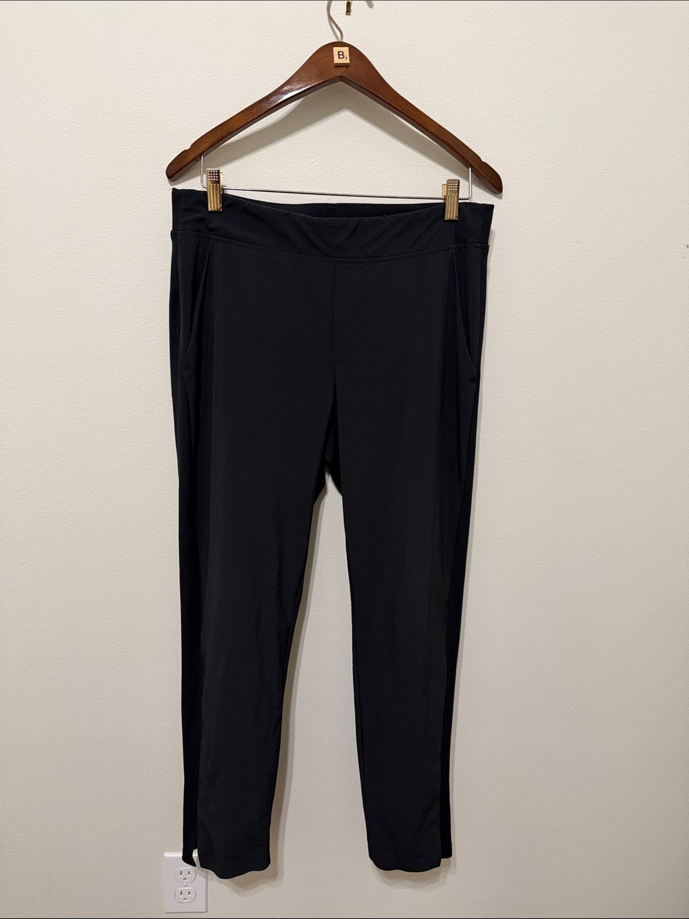 Athleta Black High-Rise Leggings with Side Pockets